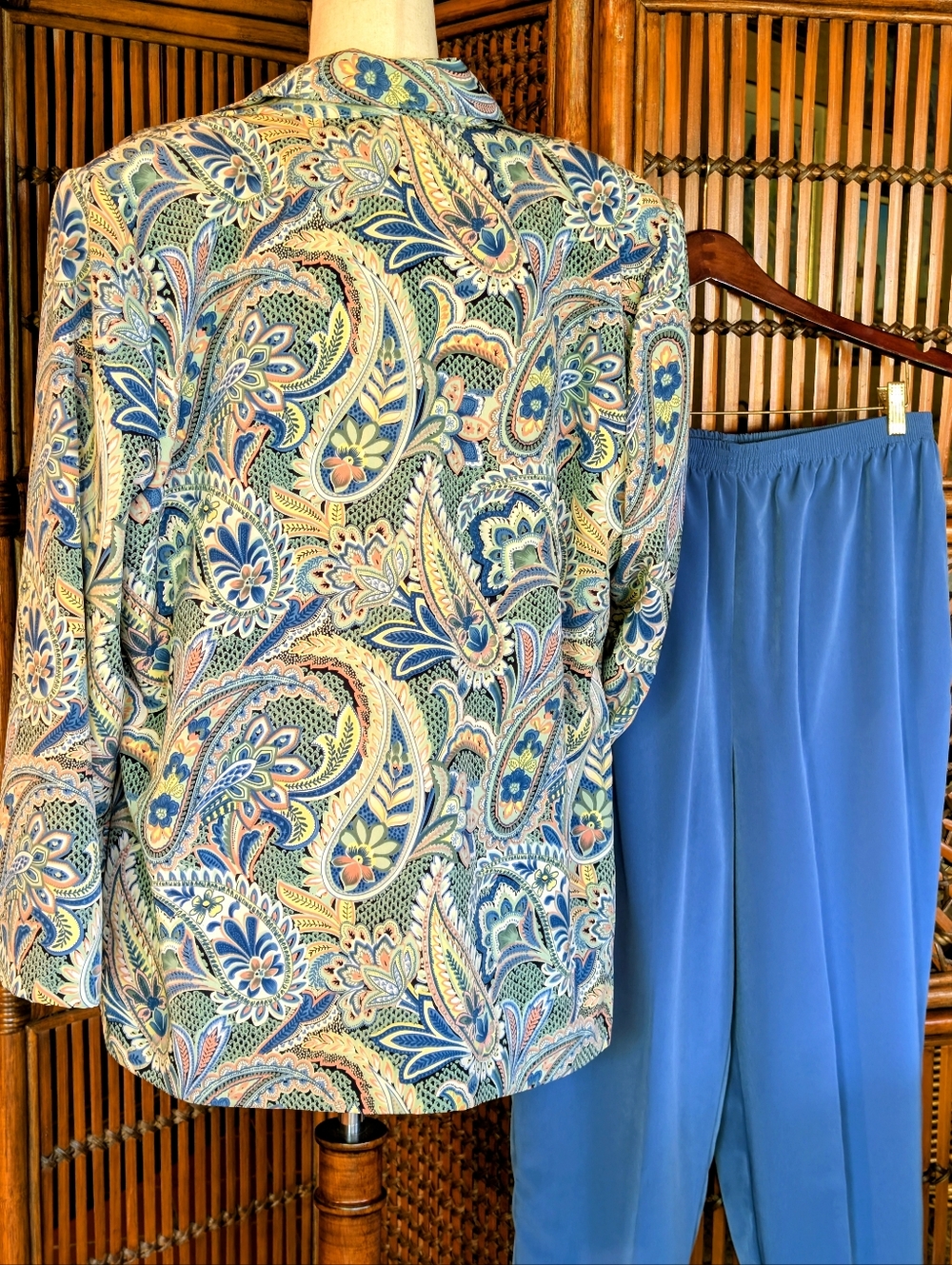 DRAPER'S & DAMON'S Paisley Blazer with Solid Blue Top and Pant Set - 1X - Picture 5 of 13
